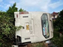 Bắc Giang: Xe chở công nhân gặp nạn, 6 người bị thương