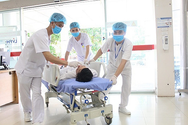 Bộ Y tế yêu cầu các cơ sở y tế đảm bảo các điều kiện về nhân lực, cơ sở vật chất, thuốc, trang thiết bị, vật tư y tế duy trì các hoạt động thường xuyên của các cơ quan, đơn vị để phục vụ người dân trong khám chữa bệnh và phòng chống dịch bệnh COVID-19... dịp nghỉ Lễ Quốc khánh 2/9
