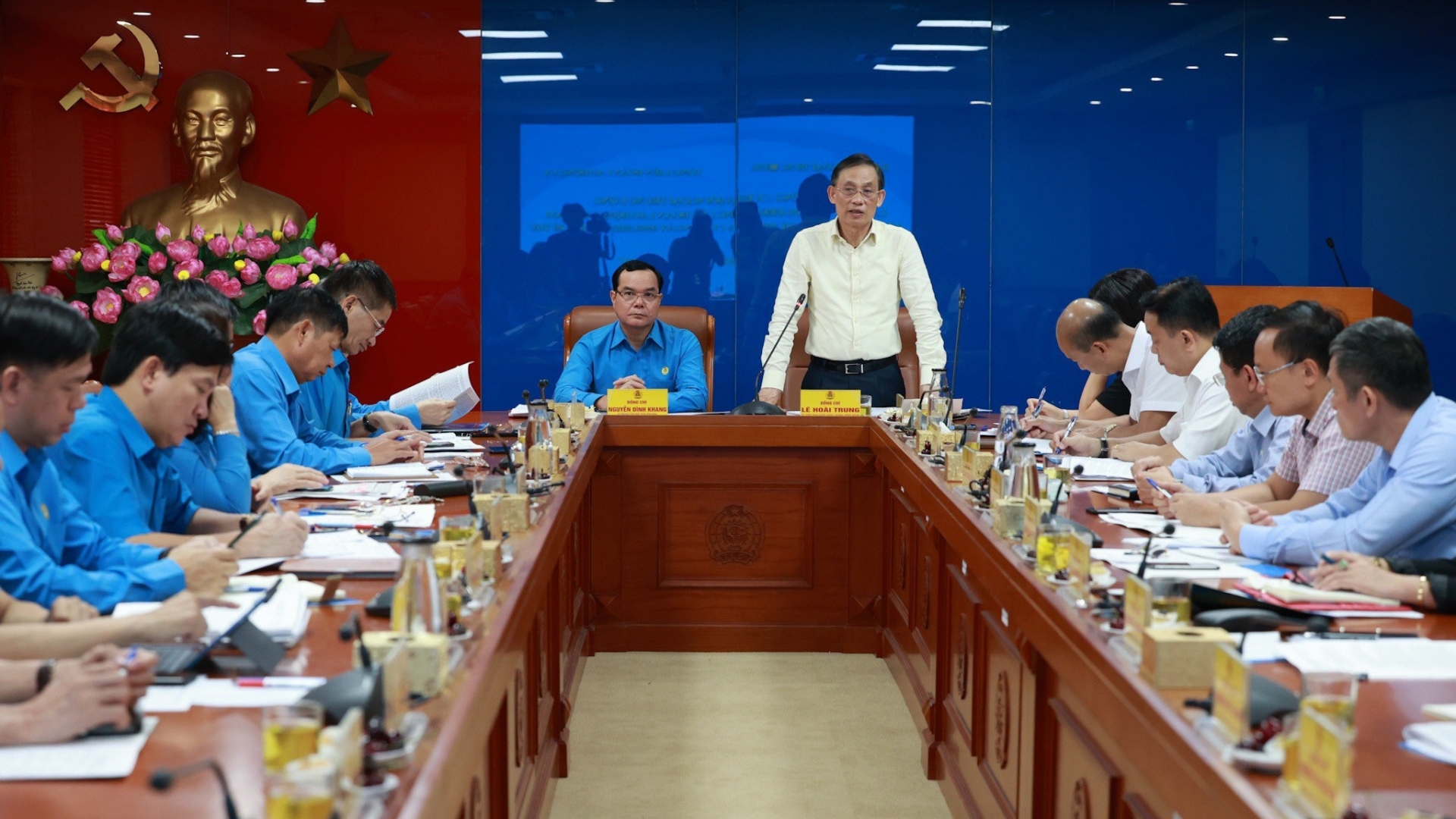 Đoàn công tác Ban Đối ngoại Trung ương làm việc với Tổng LĐLĐ Việt Nam