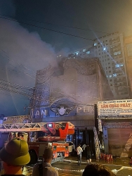 Khởi tố 2 cán bộ công an liên quan vụ cháy quán karaoke An Phú làm 32 người chết