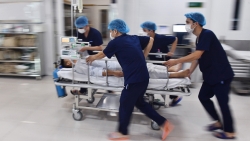 Công an Hà Nội công bố 30 đường dây nóng, chặn tình trạng hành hung nhân viên y tế