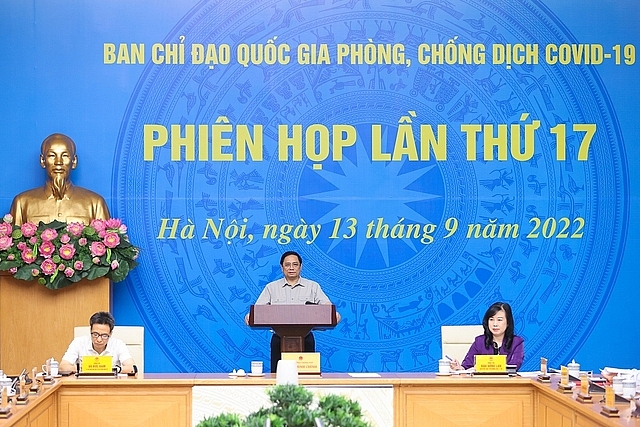 Thủ tướng: Sớm khắc phục tình trạng thiếu thuốc, đẩy nhanh tiêm chủng vaccine COVID-19