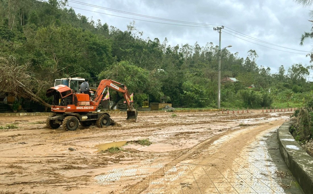 Đà Nẵng: Nhiều doanh nghiệp tạm ngưng sản xuất, khắc phục thiệt hại do mưa lũ lịch sử