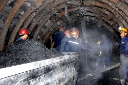 Công nhân ngành khai thác mỏ đối mặt với hàng loạt bệnh nghề nghiệp