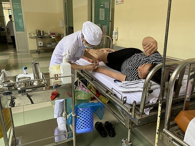 Cả nước ghi nhận hơn 270.000 ca sốt xuất huyết, dấu hiệu cảnh báo cần nhập viện khi mắc