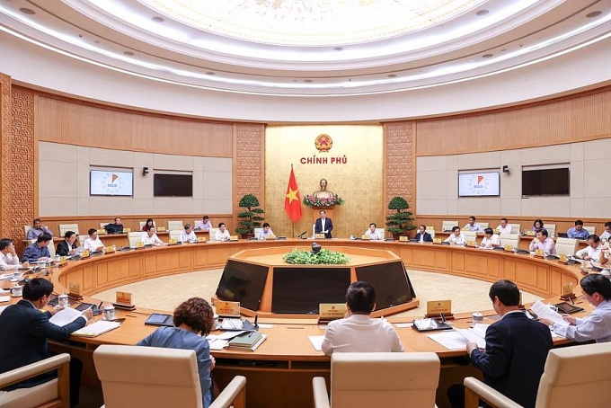 Thủ tướng: Xử lý nghiêm tổ chức, cá nhân tung tin sai giả, phá hoại nền kinh tế