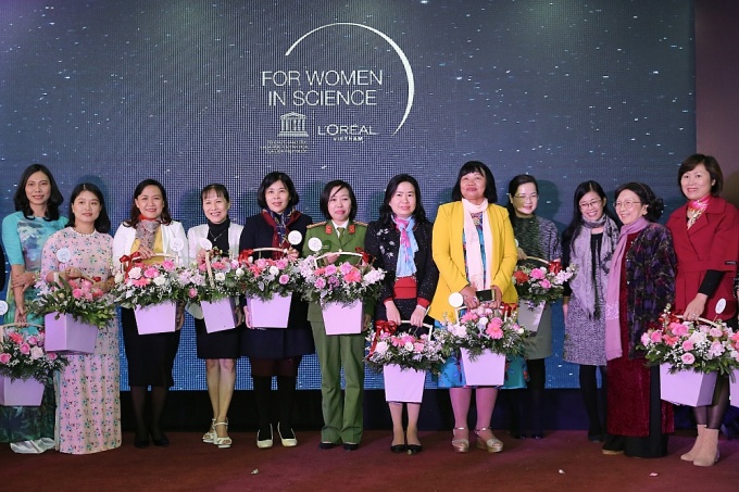 Vinh danh nhiều nhà khoa học nữ nỗ lực vì sức khỏe và lợi ích cho cộng đồng