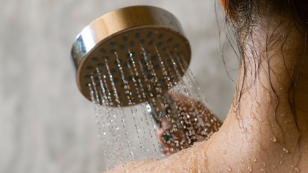 5 dấu hiệu cơ thể cảnh báo không nên tắm trong mùa lạnh