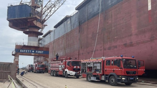 Quảng Ninh: Tàu đang neo đậu sửa chữa thì phát nổ, 8 công nhân bị thương