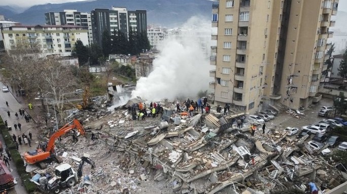 Hơn 2000 người thiệt mạng do động đất kinh hoàng ở Thổ Nhĩ Kỳ