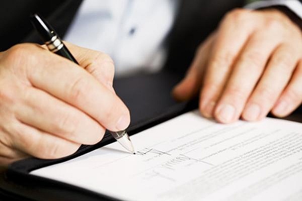 Không được ký phụ lục hợp đồng lao động để gia hạn hợp đồng đã hết hiệu lực