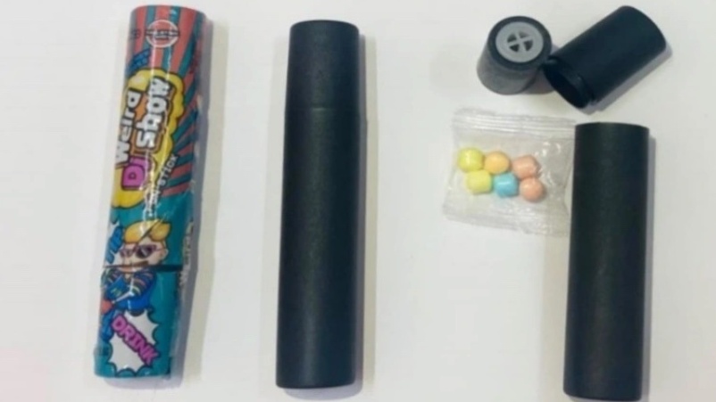 Quảng Trị: 10 học sinh nhập viện vì ngộ độc do ăn, ngậm thổi kẹo đồ chơi