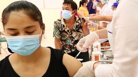 Hà Nội: Gần 18.000 liều vaccine AstraZeneca được phân bổ cho 30 quận, huyện, thị xã