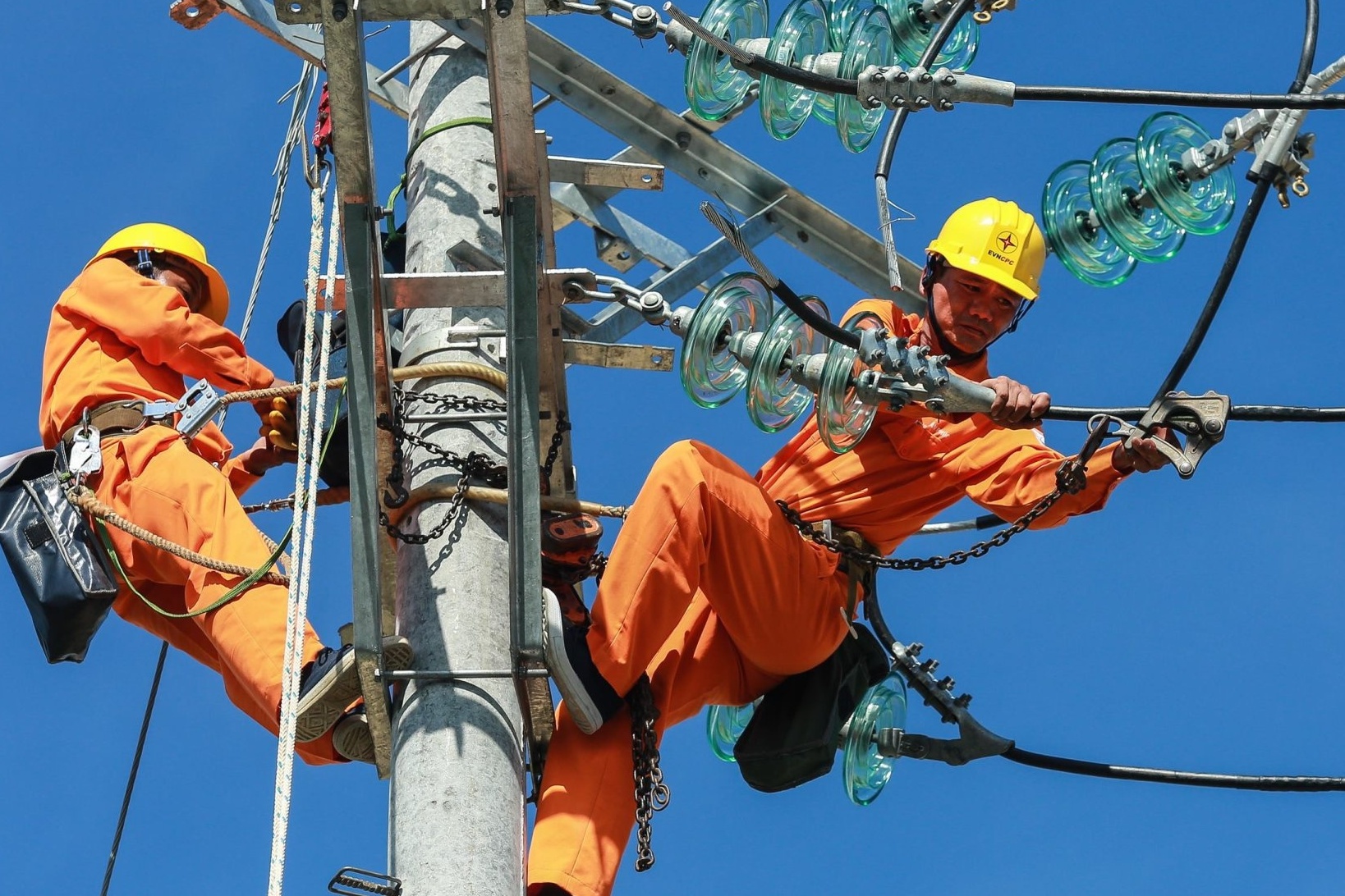 Quảng Nam: Yêu cầu đảm bảo an toàn, ổn định trong cung ứng điện