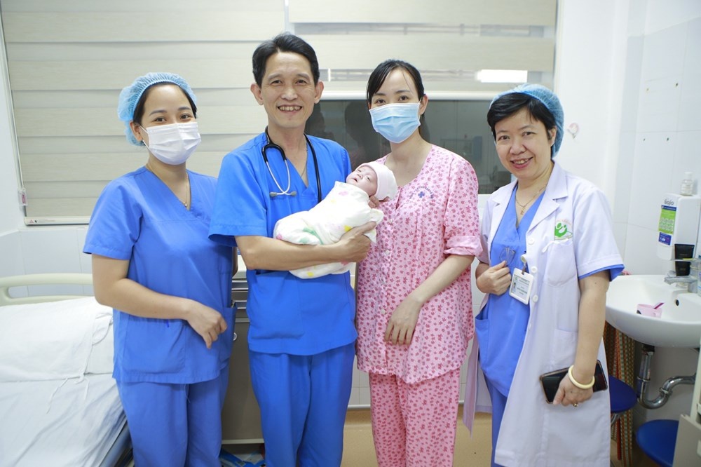 Bệnh viện Phụ Sản Hà Nội - kỳ tích nuôi dưỡng thành công bé sinh non 400gr