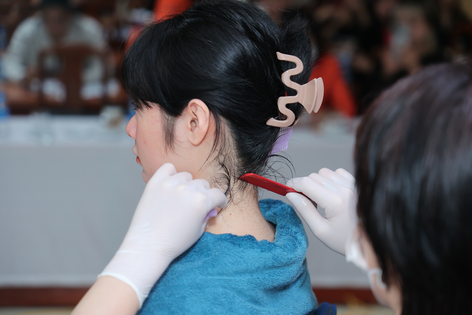 Cần đẩy mạnh công tác an toàn vệ sinh lao động trong nghề chăm sóc tóc