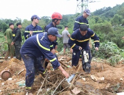 Sạt lở đất nghiêm trọng ở Hà Giang: Khẩn trương cứu hộ và di dời người dân đến nơi an toàn