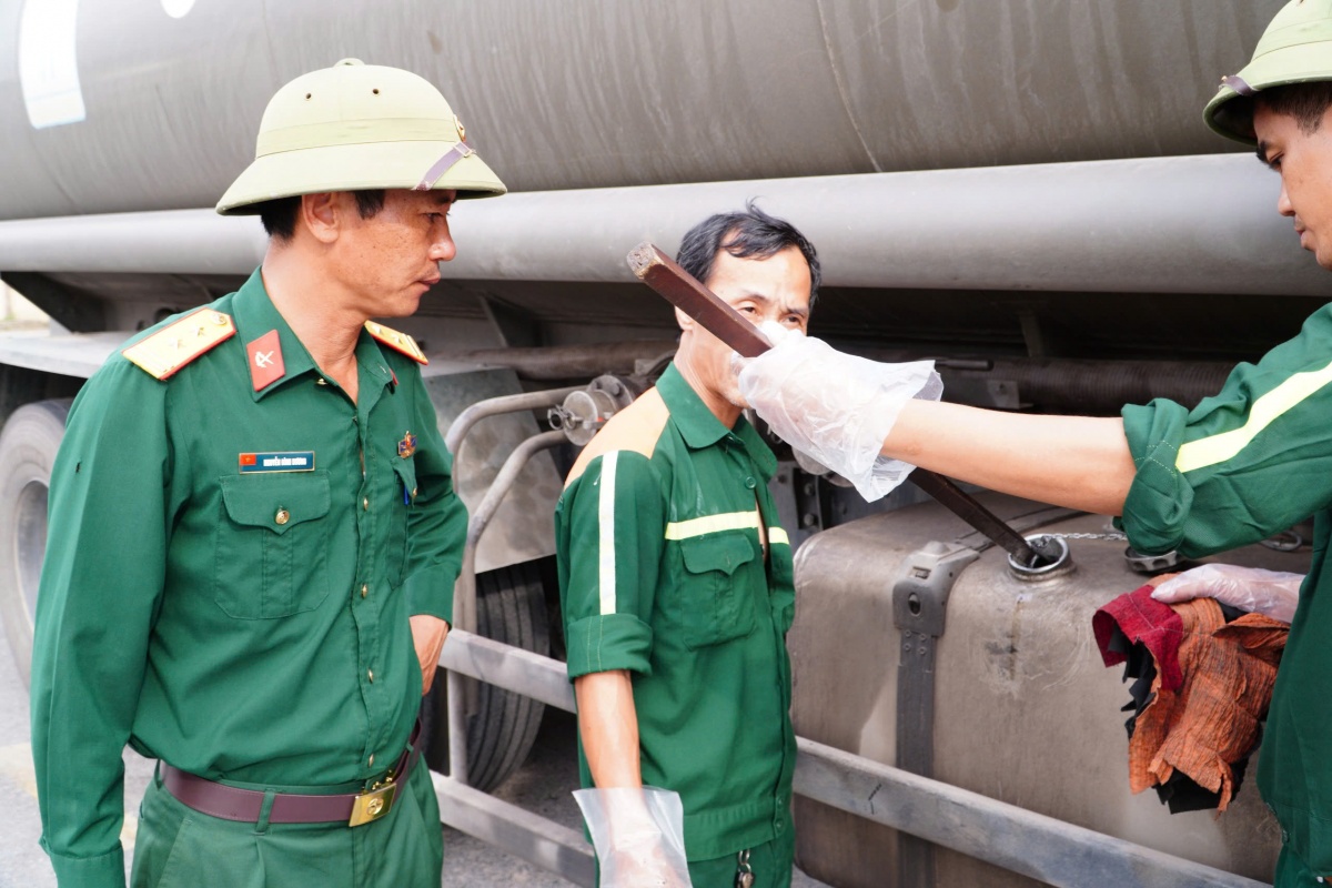 Phòng chống cháy nổ – Vấn đề sống còn trong công tác an toàn vệ sinh lao động tại Xăng dầu Quân đội KV1