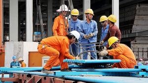 Mưa bão – Hiểm họa gia tăng tai nạn lao động