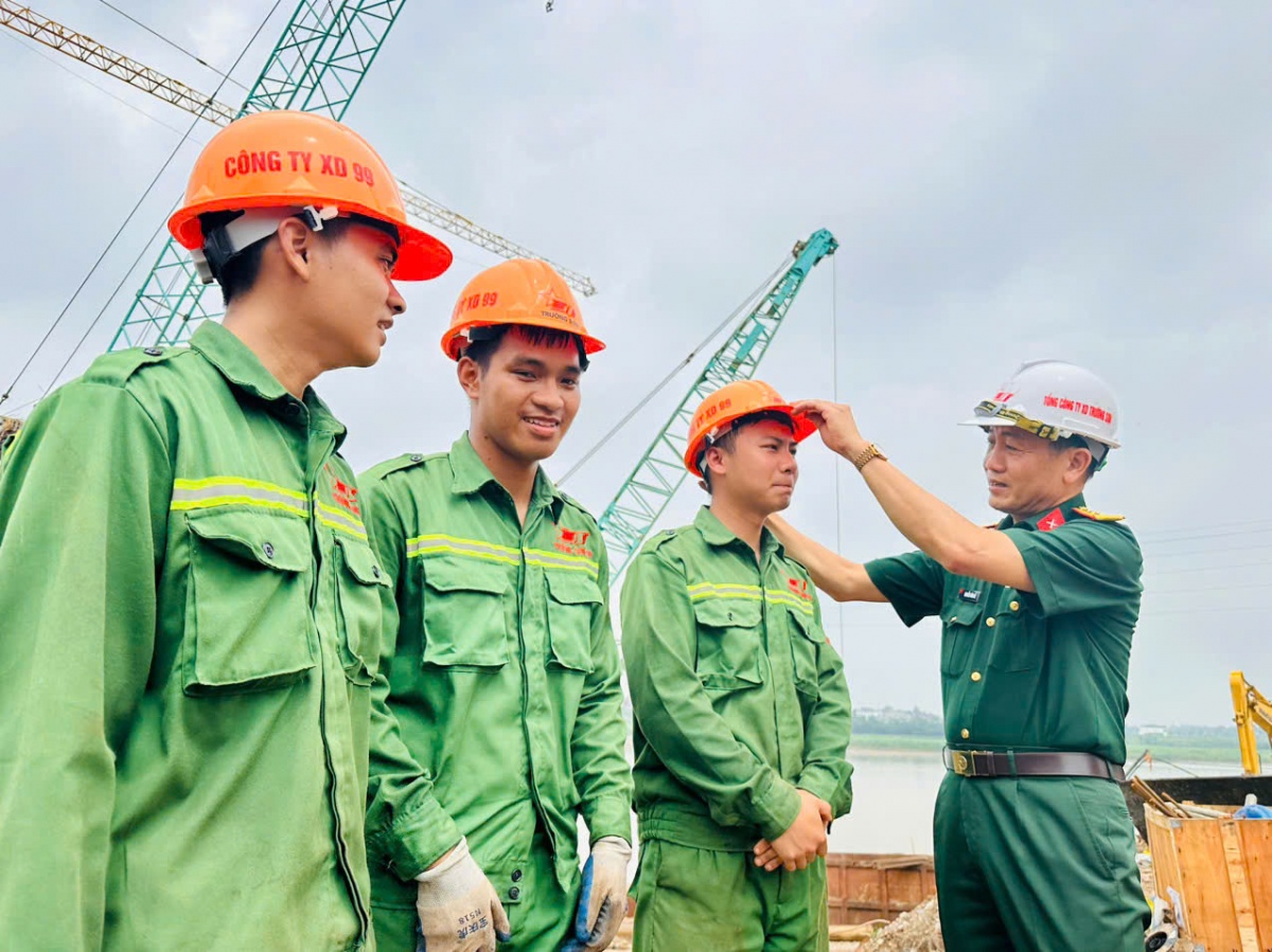 Công đoàn Quốc phòng: “Cán bộ là cái gốc của mọi việc”