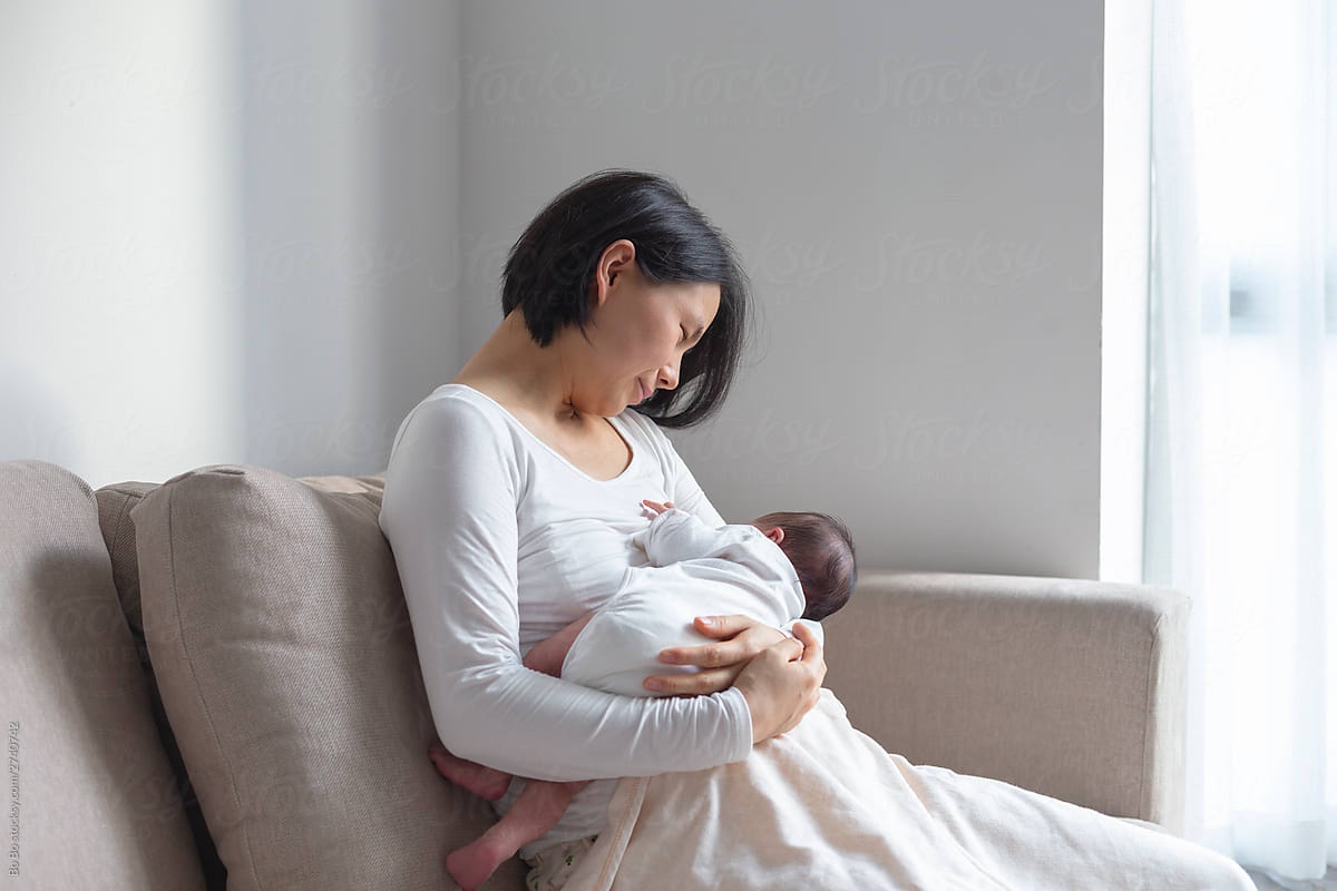 Mỗi tháng cho trẻ bú mẹ hoàn toàn: Lợi ích tương đương trồng 300.000 cây xanh