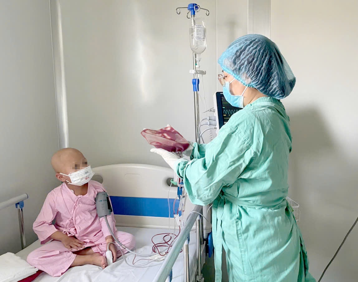 Ghép tủy đồng loại cho trẻ từ mẹ ruột có bất đồng nhóm máu lần đầu tại Việt Nam