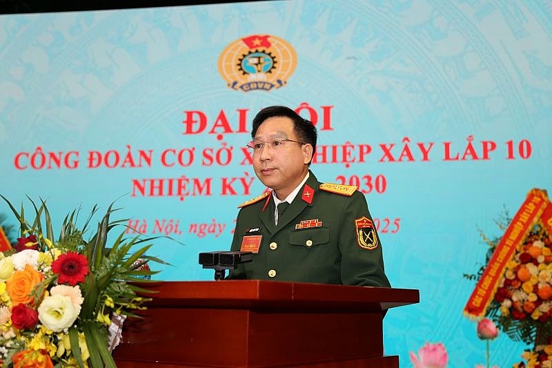 Đại tá Đặng Văn Thịnh, UVBTVĐU, Phó Tổng Giám đốc Tổng Công ty kiêm Giám đốc Xí nghiệp phát biểu chỉ đạo Đại hội Công đoàn cơ sở. Ảnh: ĐVCC Đại tá Đặng Văn Thịnh, UVBTVĐU, Phó Tổng Giám đốc Tổng Công ty kiêm Giám đốc Xí nghiệp phát biểu chỉ đạo Đại hội Công đoàn cơ sở. Ảnh: ĐVCC