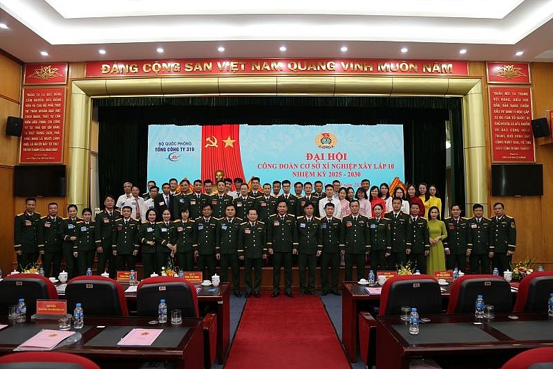 Công đoàn cơ sở Xí nghiệp Xây lắp 10 tổ chức đại hội nhiệm kỳ 2025 - 2030 nhằm tiếp tục quán triệt quan điểm, tư tưởng chỉ đạo của Đảng, Nhà nước, Quân đội về công tác Công đoàn và phong trào Công nhân trong tình hình mới. Ảnh: ĐVCC Công đoàn cơ sở Xí nghiệp Xây lắp 10 tổ chức đại hội nhiệm kỳ 2025 - 2030 nhằm tiếp tục quán triệt quan điểm, tư tưởng chỉ đạo của Đảng, Nhà nước, Quân đội về công tác Công đoàn và phong trào Công nhân trong tình hình mới. Ảnh: ĐVCC