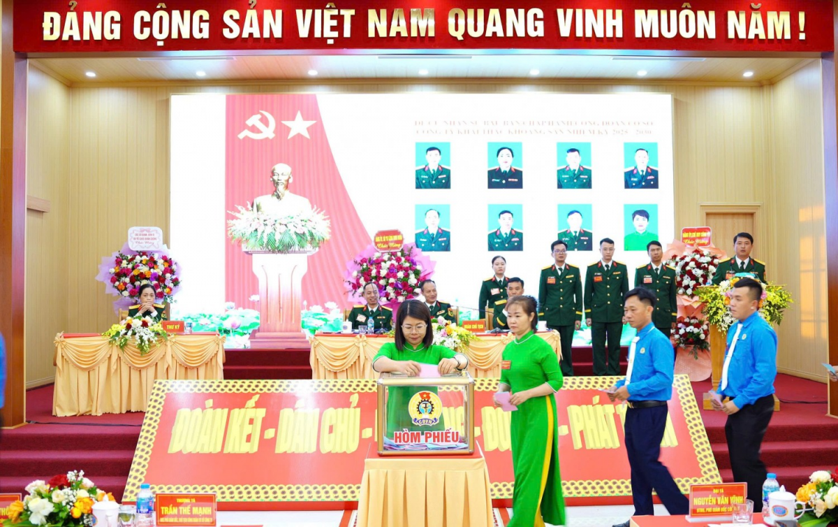 Đại hội bầu Ban Chấp hành Công đoàn cơ sở Công ty Khai thác Khoáng sản. Ảnh: ĐVCC Đại hội bầu Ban Chấp hành Công đoàn cơ sở Công ty Khai thác Khoáng sản. Ảnh: ĐVCC