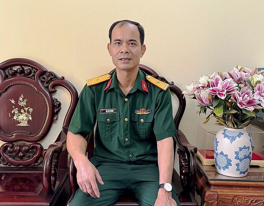 Thiếu tá quân nhân chuyên nghiệp Bùi Đức Ngừng. Ảnh: THÁI KIÊN  Thiếu tá quân nhân chuyên nghiệp Bùi Đức Ngừng. Ảnh: THÁI KIÊN